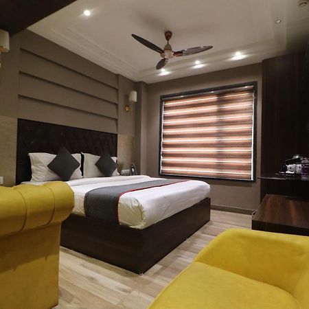 Oak Plaza New Delhi- Homely Atmosphere ภายนอก รูปภาพ