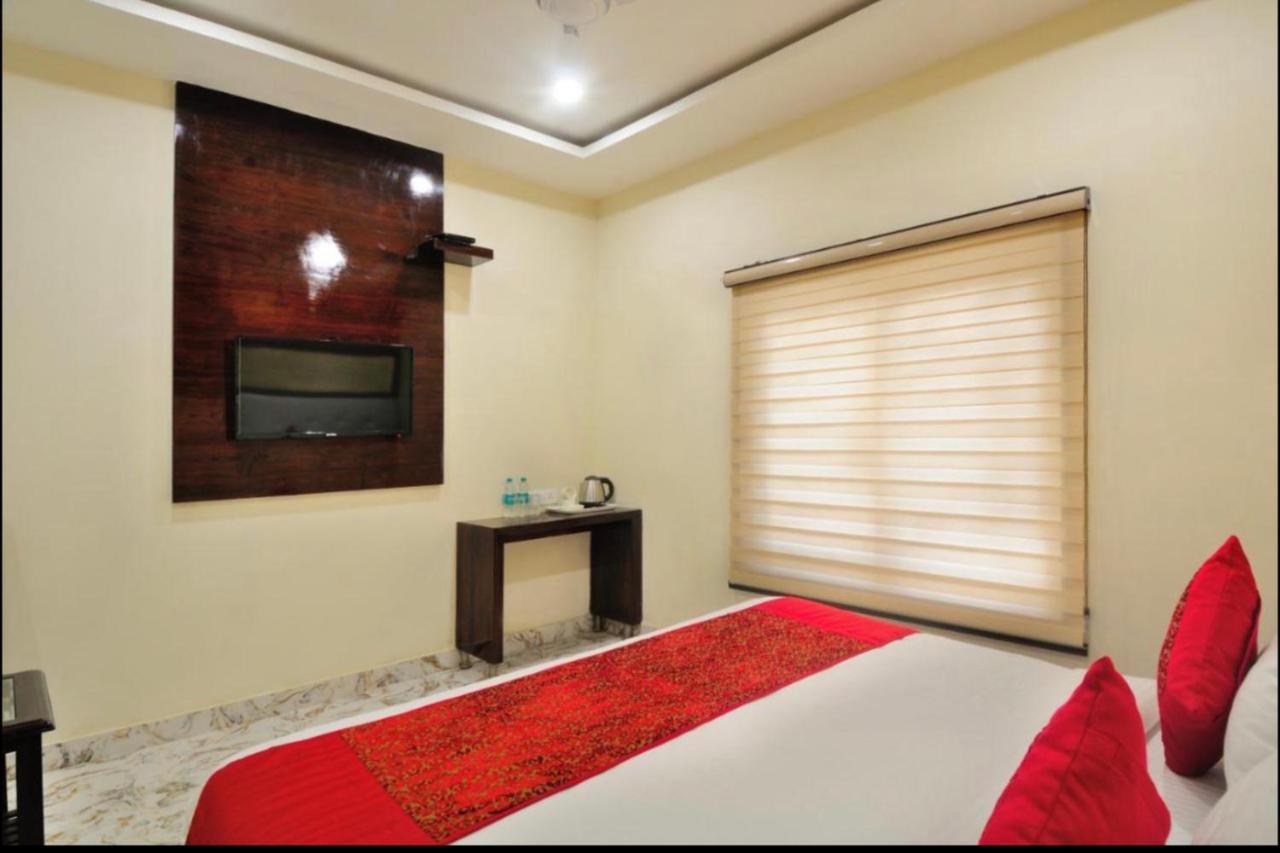 Oak Plaza New Delhi- Homely Atmosphere ภายนอก รูปภาพ