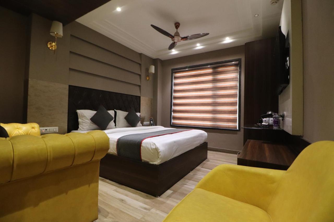 Oak Plaza New Delhi- Homely Atmosphere ภายนอก รูปภาพ