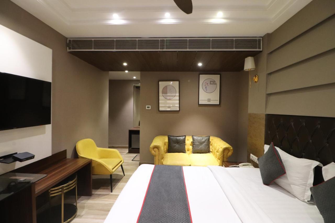 Oak Plaza New Delhi- Homely Atmosphere ภายนอก รูปภาพ